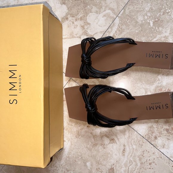 SIMMI SHOES - DULCE BLACK KNOT STRAP FLAT SANDALS - Picture 5 of 5